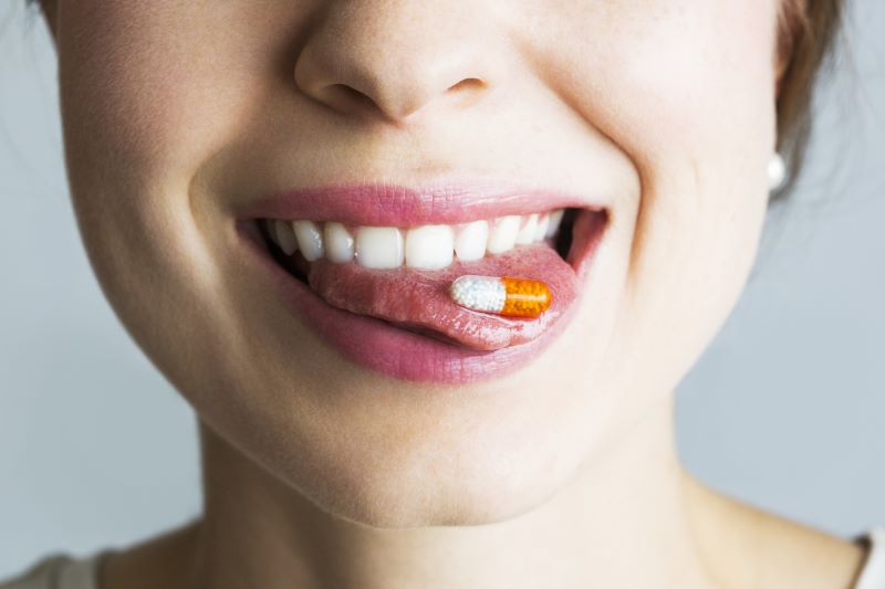 Какие витамины пить для укрепления зубов взрослому и ребенку