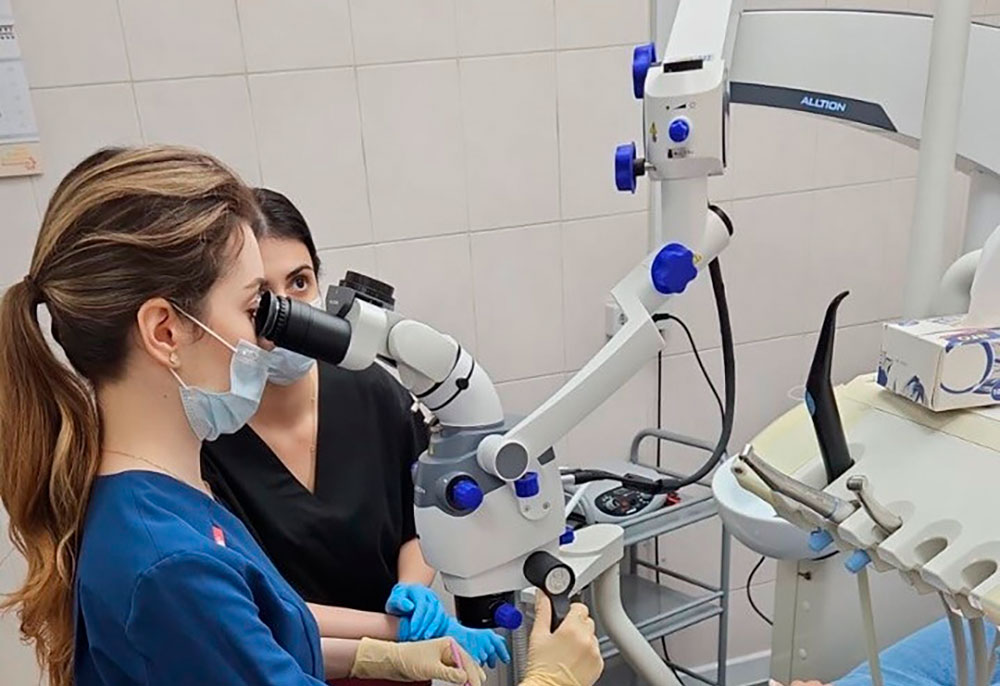 Зачем вообще стоматологу микроскоп?