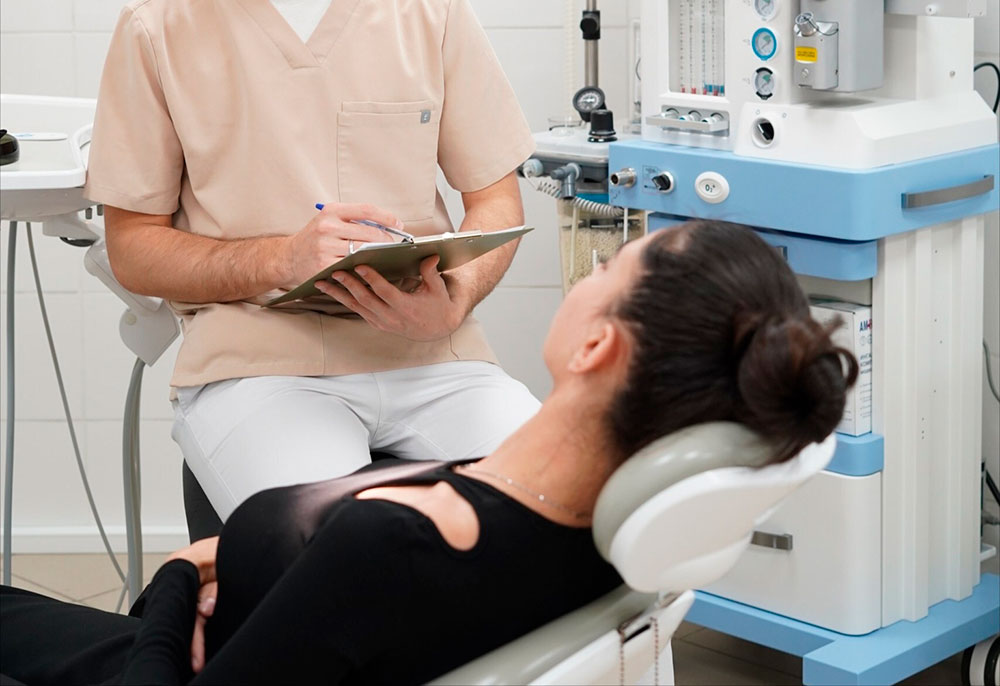 Почему зубы начинают «налезать» друг на друга?